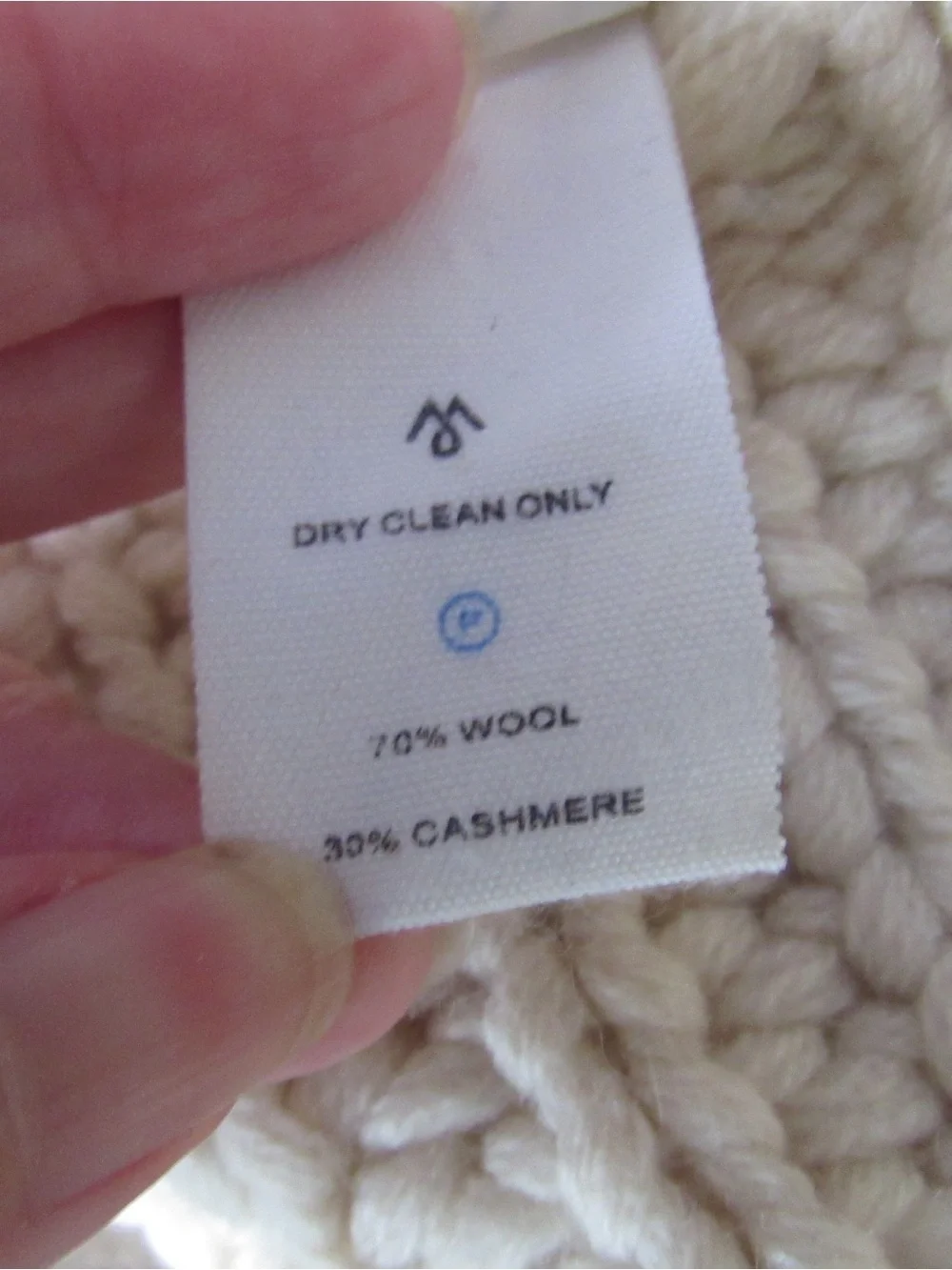 Martin Osa Cream Cable Knit Beanie Hat One Size Wool Cashmere Winter Classic